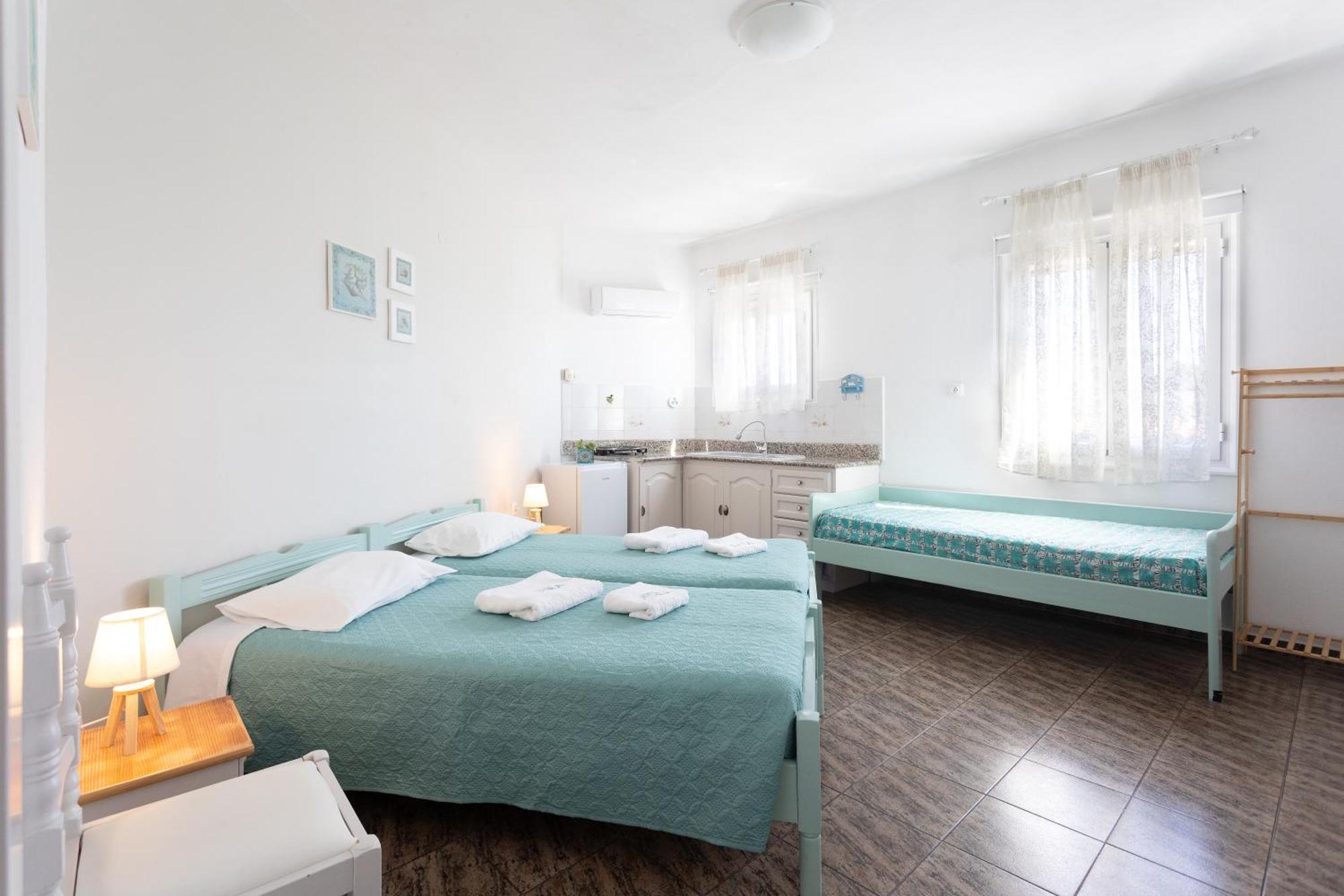 Dora's & Aparthotel