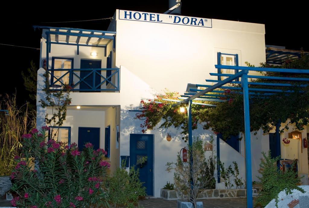 Dora's & Mégas Yialós-Nítes